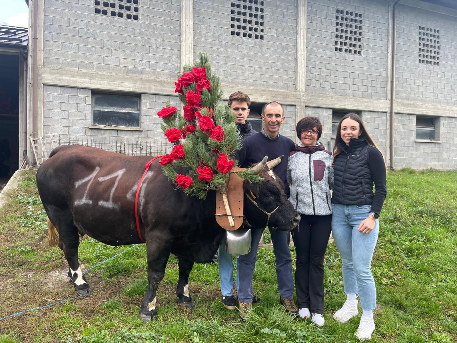 Italo Arlian con i figli Matteo e Sofia e la moglie Laura Mortara