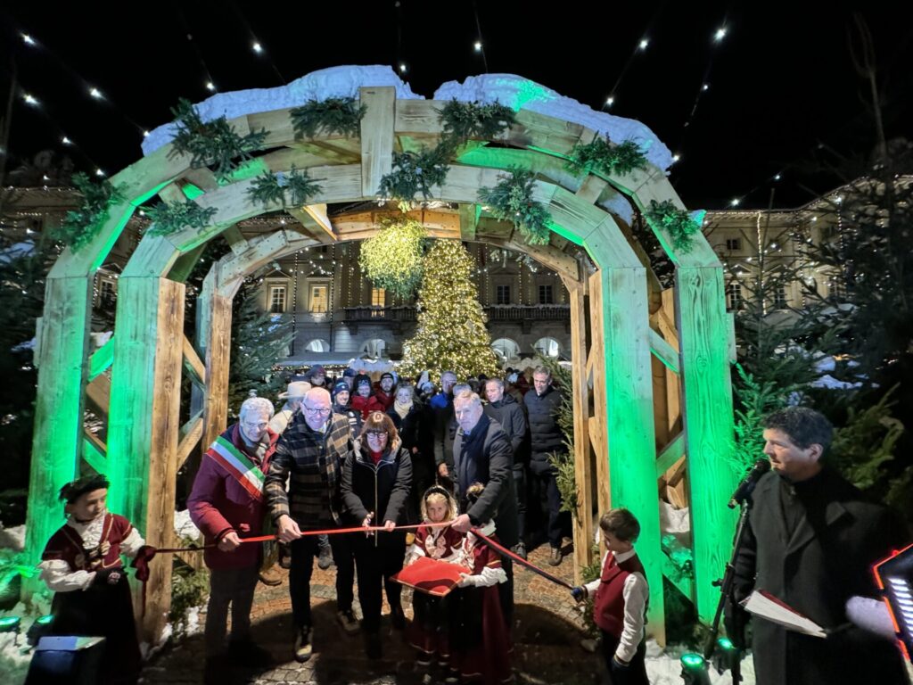 Inaugurazione Marché Vert Noel in Piazza Chanoux