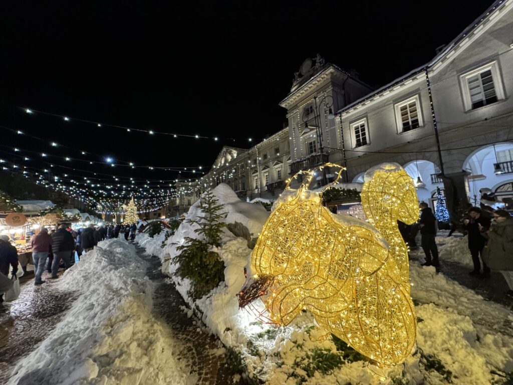 Inaugurazione Marché Vert Noel in Piazza Chanoux