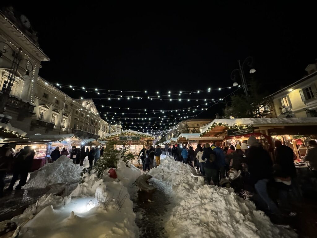 Inaugurazione Marché Vert Noel in Piazza Chanoux