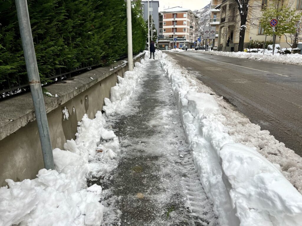 Marciapiede neve Aosta