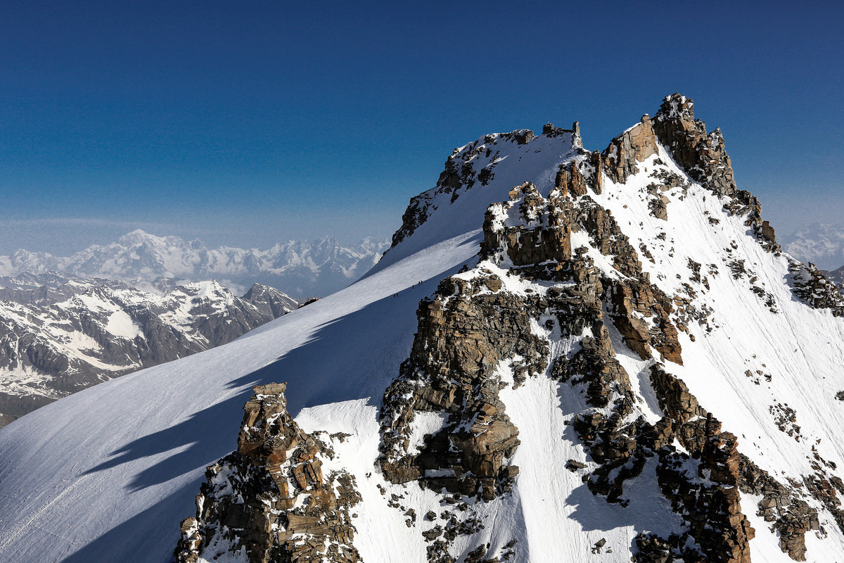 Il Gran Paradiso ed il Monte Bianco - foto Enrico Romanzi