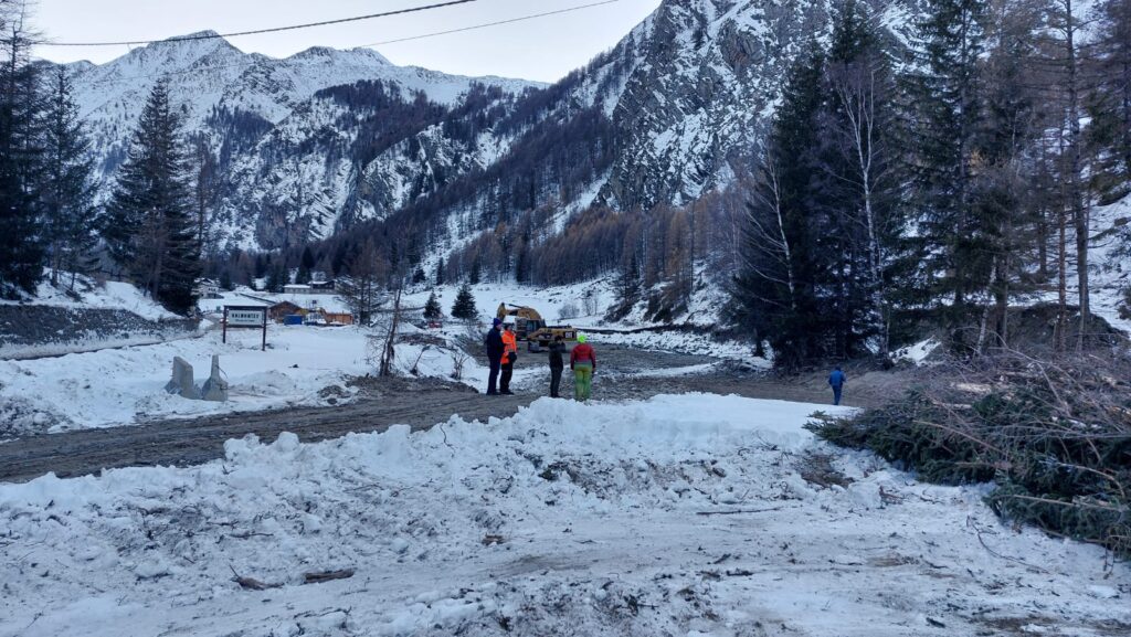 Valnontey fa ancora i conti con il post alluvione. Per lo sci si aspetta più neve