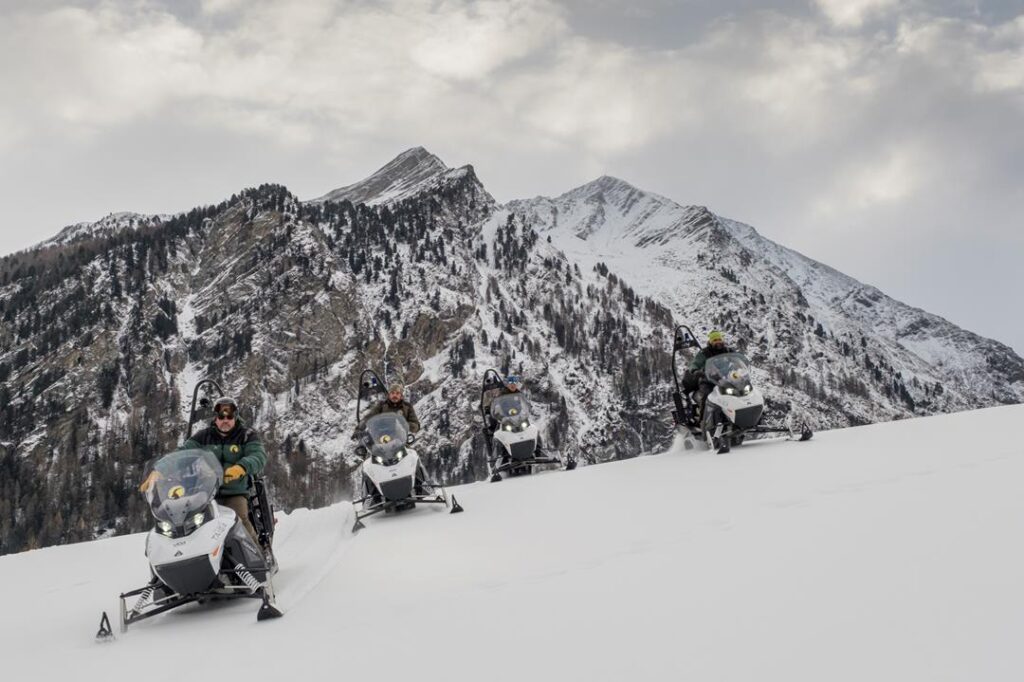 Silenzio e zero emissioni: al Parco Gran Paradiso arrivano 4 motoslitte elettriche