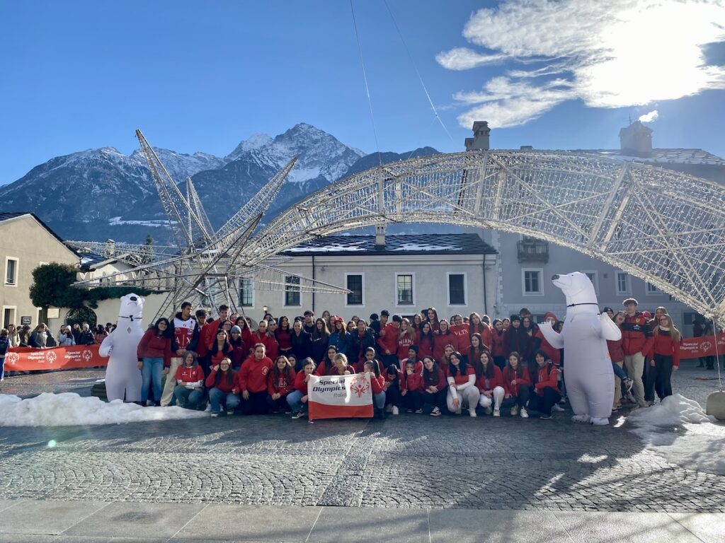 Ad Aosta un flash mob di studenti per la Giornata delle persone con disabilità