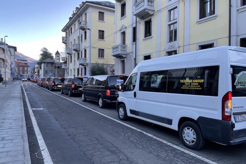 La protesta della categoria del noleggio con conducente ad Aosta