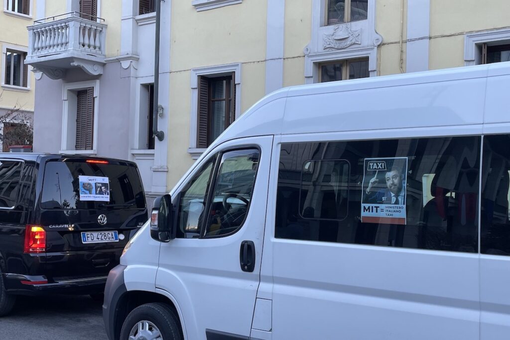 La protesta della categoria del noleggio con conducente ad Aosta