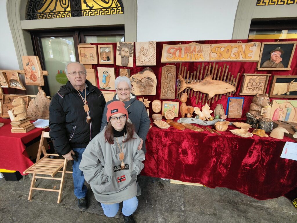 Alcuni allievi della scuola di scultura di Issogne