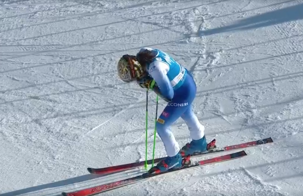 Federica Brignone esce dopo poche porte, il gigante di Plan de Corones è di Alice Robinson