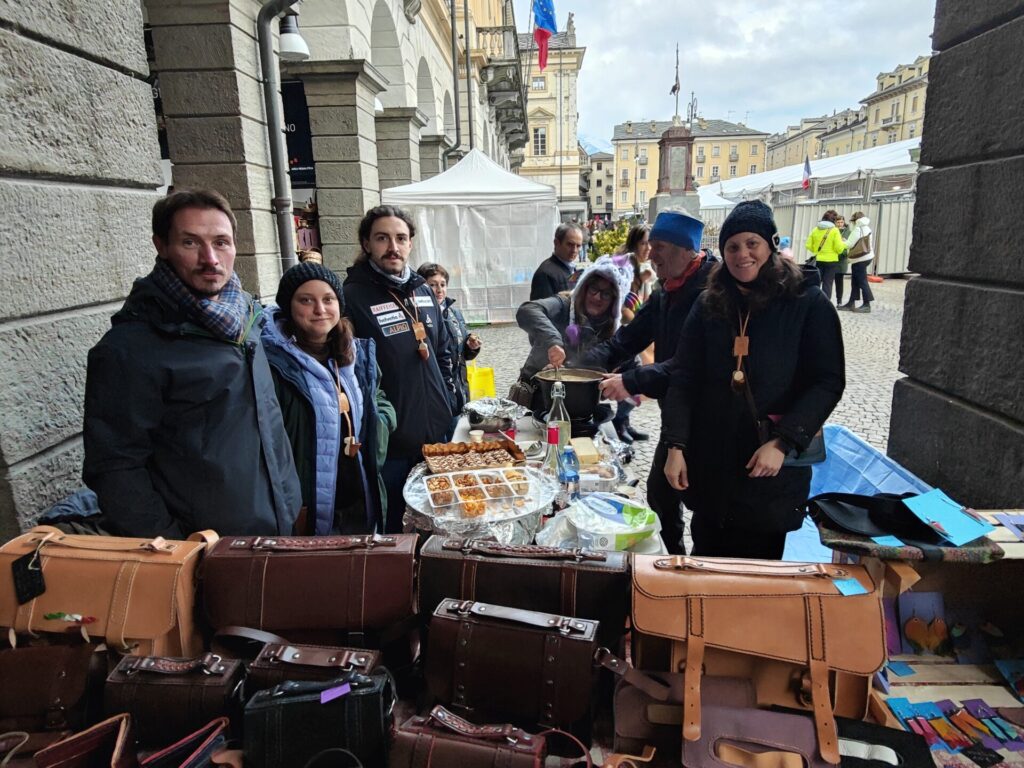 Gli allievi della scuola di pelle e cuoio di Fénis