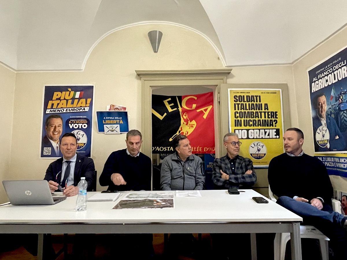 La conferenza stampa della Lega sul parco Puchoz