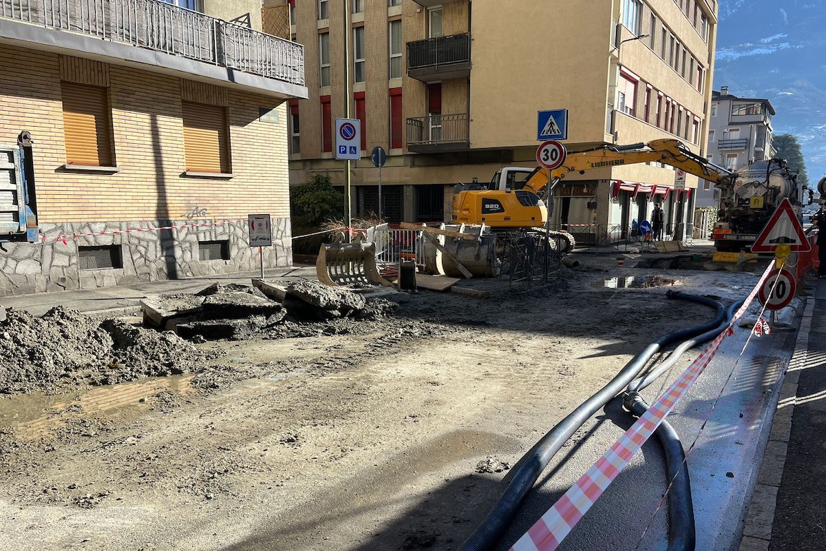 I lavori alla fognatura di via Monte Vodice, ad Aosta