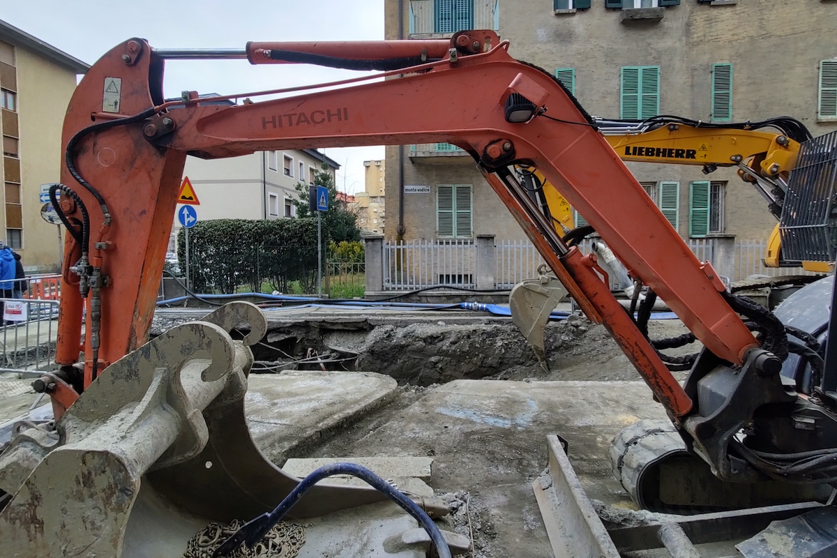 I lavori alla fognatura in via Monte Vodice, ad Aosta