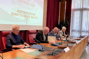 La presentazione dell'associazione Diritto alla Salute. Da sx: Uberti, Testolin, Marzi e Crotta