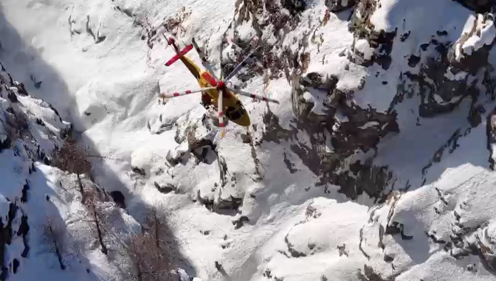 Freerider in difficoltà sotto il Gabiet soccorso in elicottero