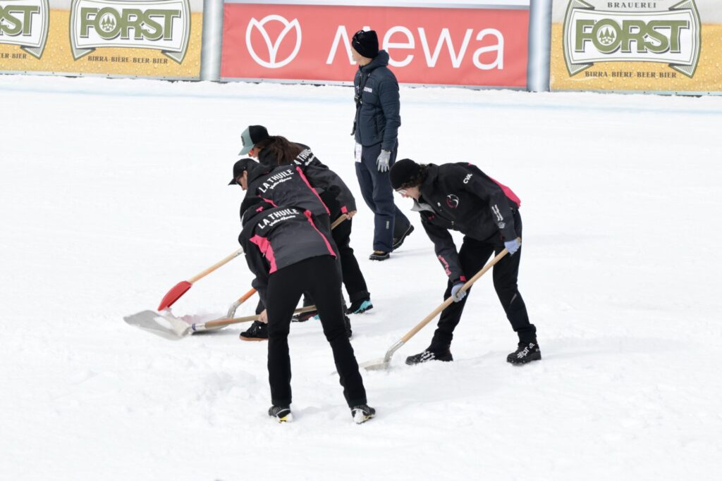 Coppa del mondo sci La Thuile adetti alla pista PH Nicole Jocollé