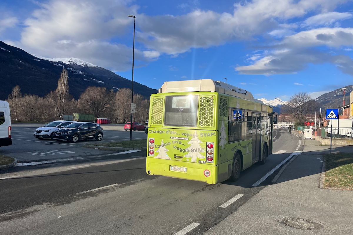 Il parcheggio in località Croix-Noire - navetta - autobus