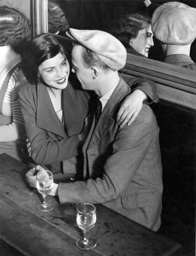 Couple au bal des Quatre Saisons rue de Lappe Photo Estate Brassaï Succession Philippe Ribeyrolles