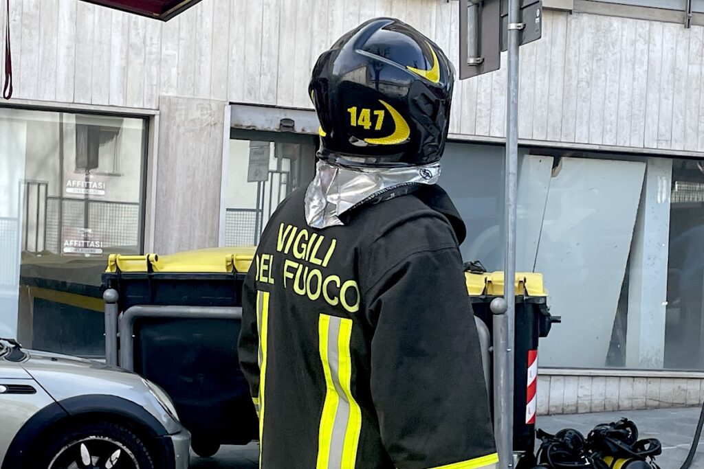 Vigili del fuoco - pompieri - immagine d'archivio