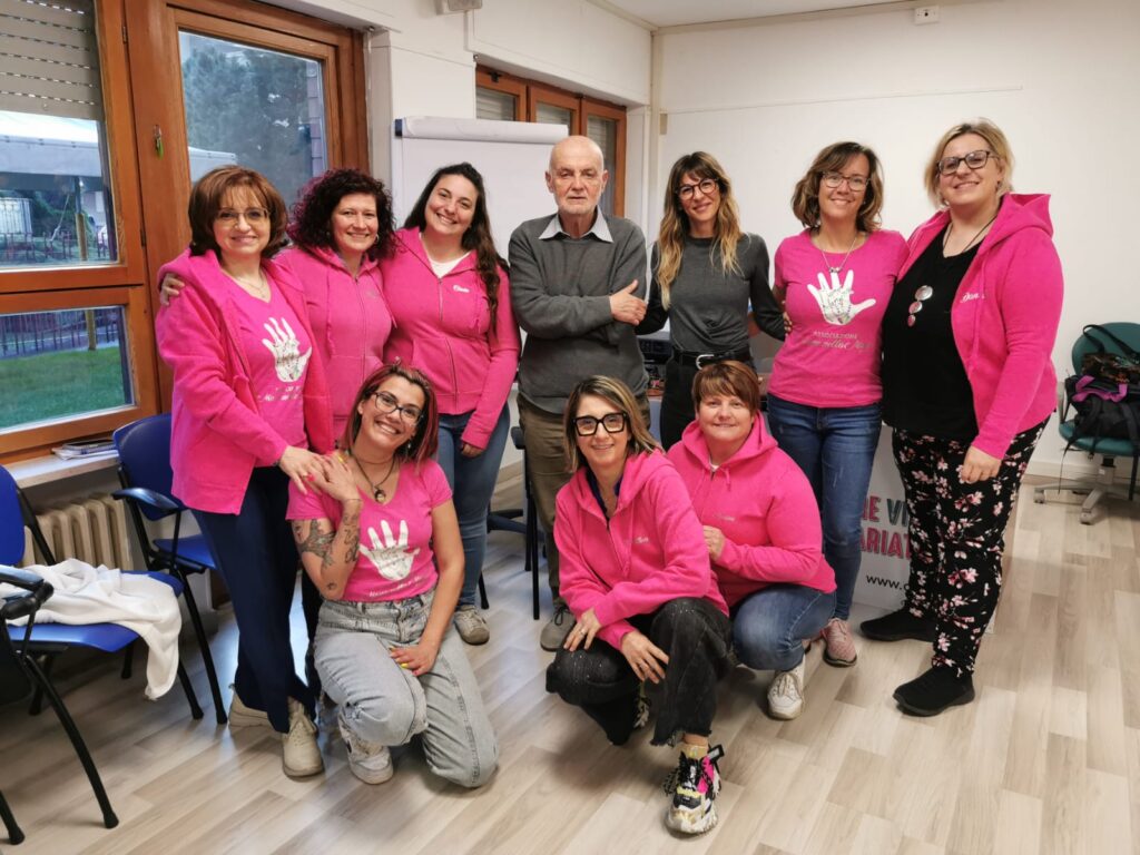 Mano nella mano