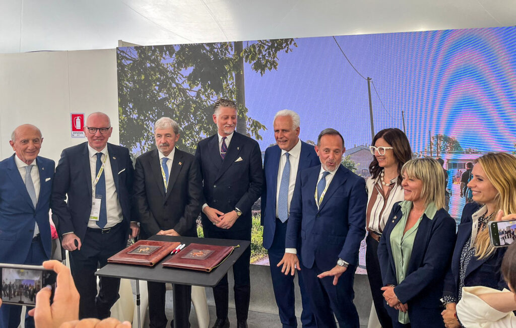 Firma Via Francigena © Ufficio Stampa Regione Autonoma Valle d'Aosta