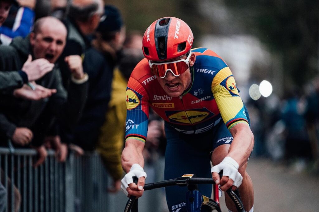 Il danese Mads Pedersen ha vinto la prima tappa del Giro d'Italia 2025