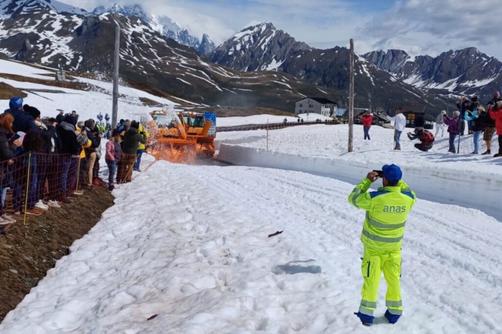 Anas SS apertura al traffico Piccolo San Bernardo frese al lavoro II
