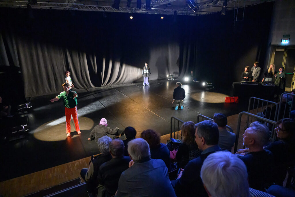 Les Plumes Vetrina VdA