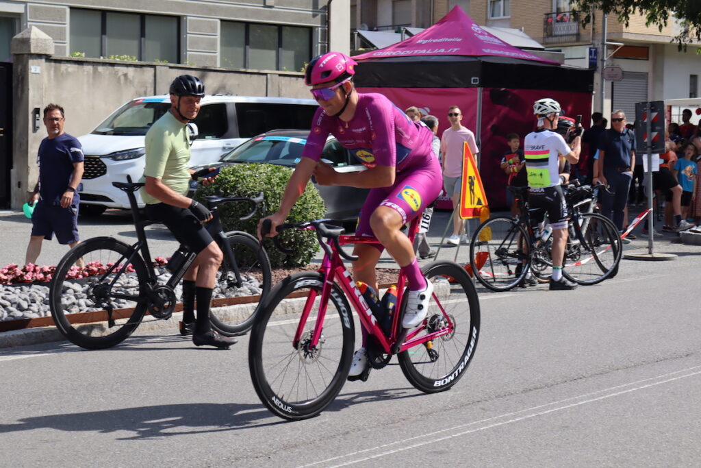 Partenza a Verrès del Giro d