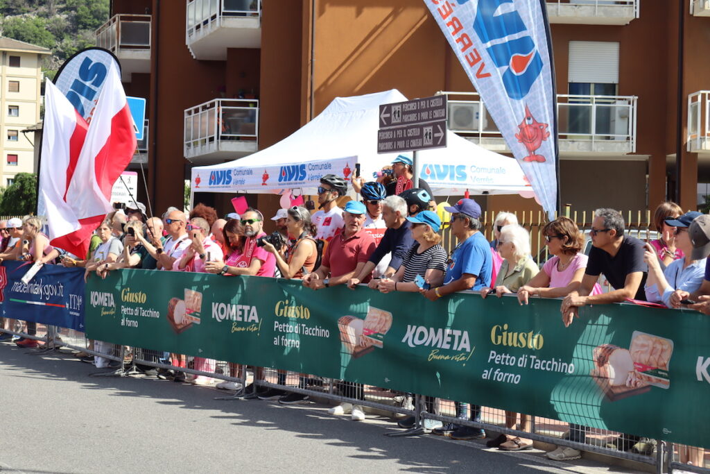 Partenza a Verrès del Giro d