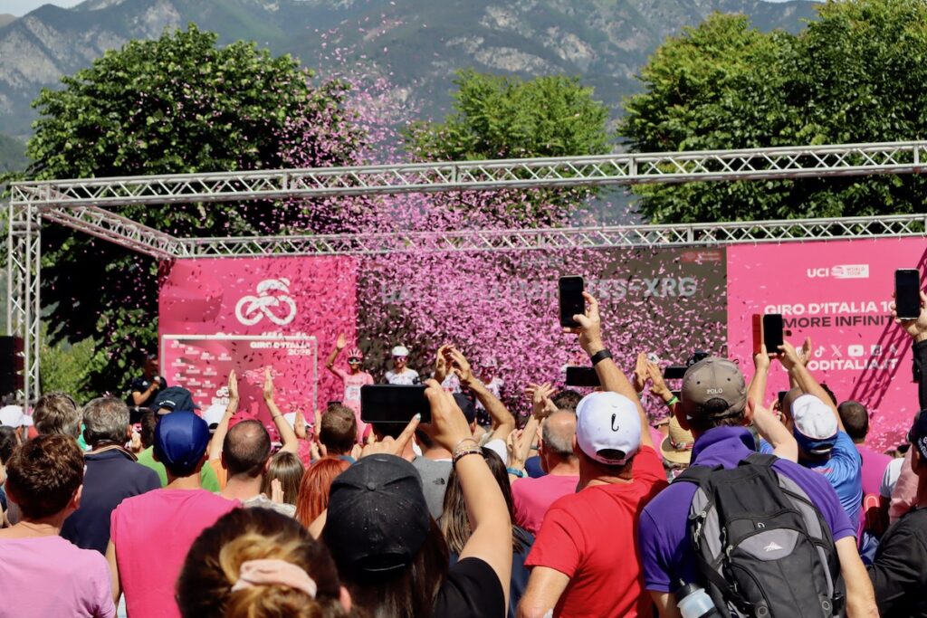 Partenza a Verrès del Giro d