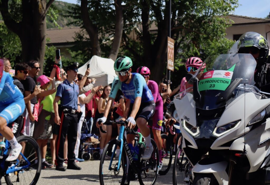 Partenza a Verrès del Giro d