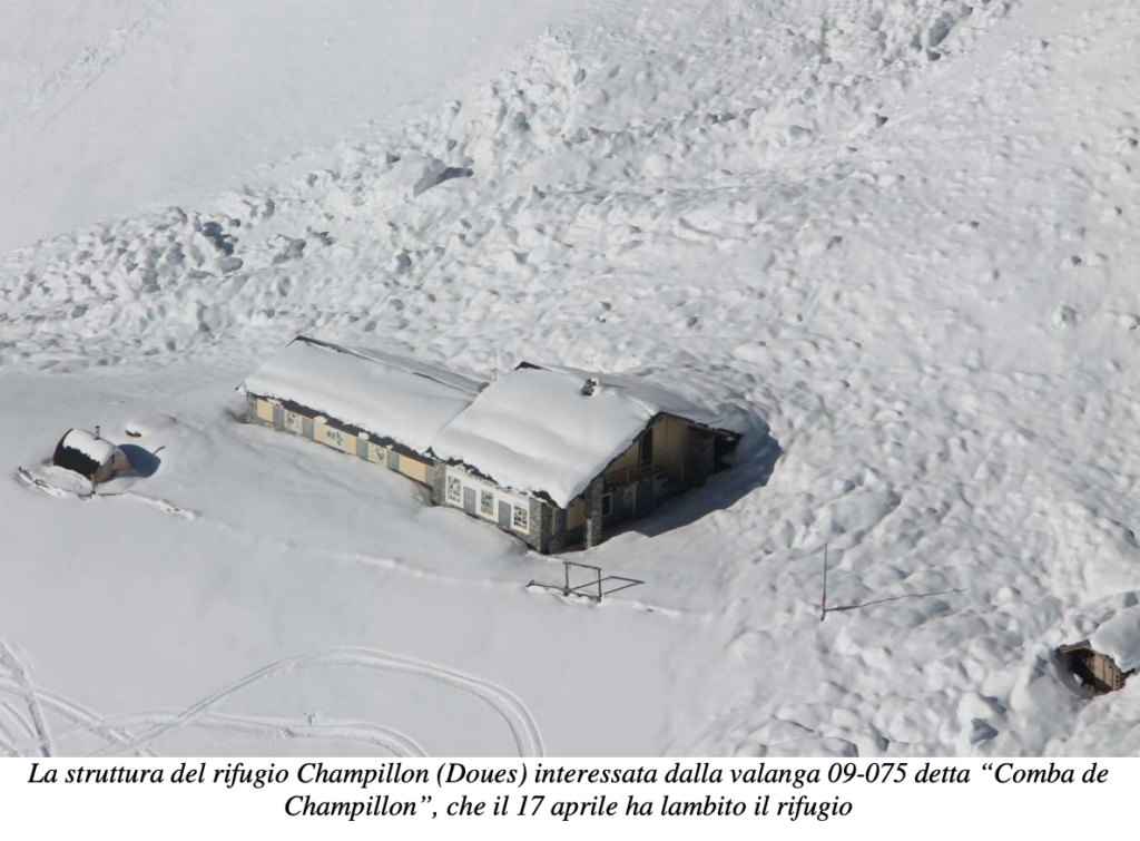 La struttura del rifugio Champillon (Doues) interessata dalla valanga 09-075 detta “Comba de Champillon”, che il 17 aprile ha lambito il rifugio