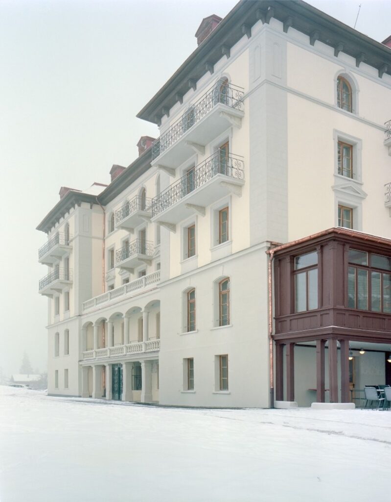 gaymenzel grand hotel du cervin exterieur philomene hoel low