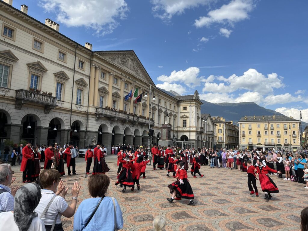I gruppi folkloristici della manifestazione “Printemps en musique”