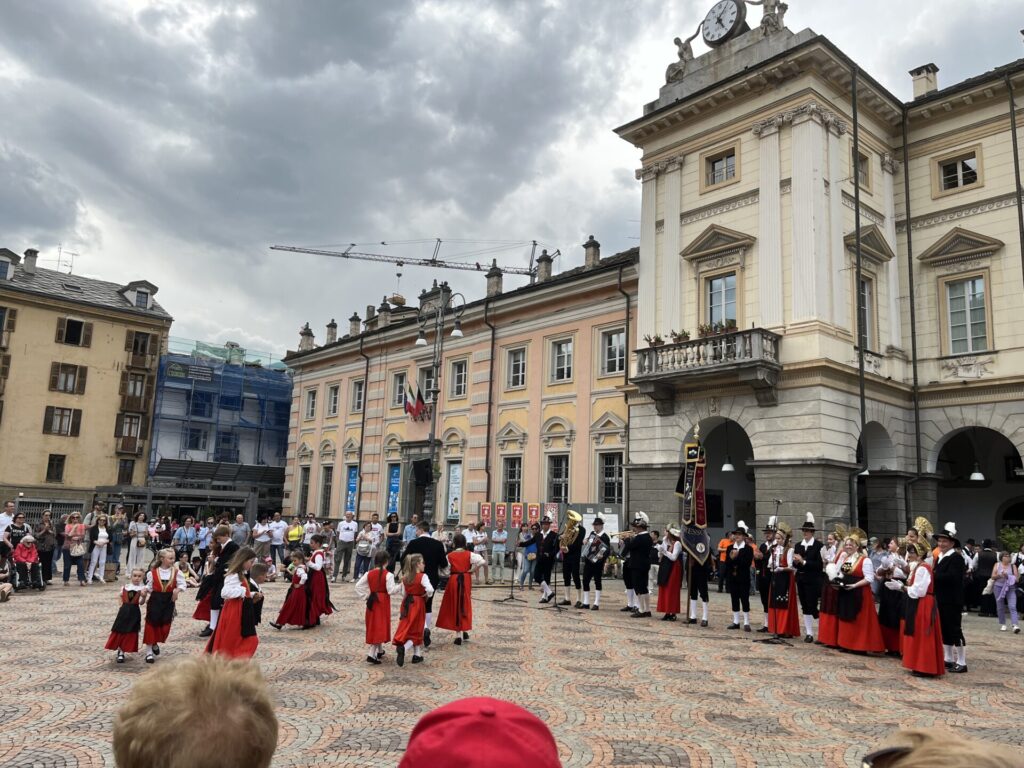 I gruppi folkloristici della manifestazione “Printemps en musique”