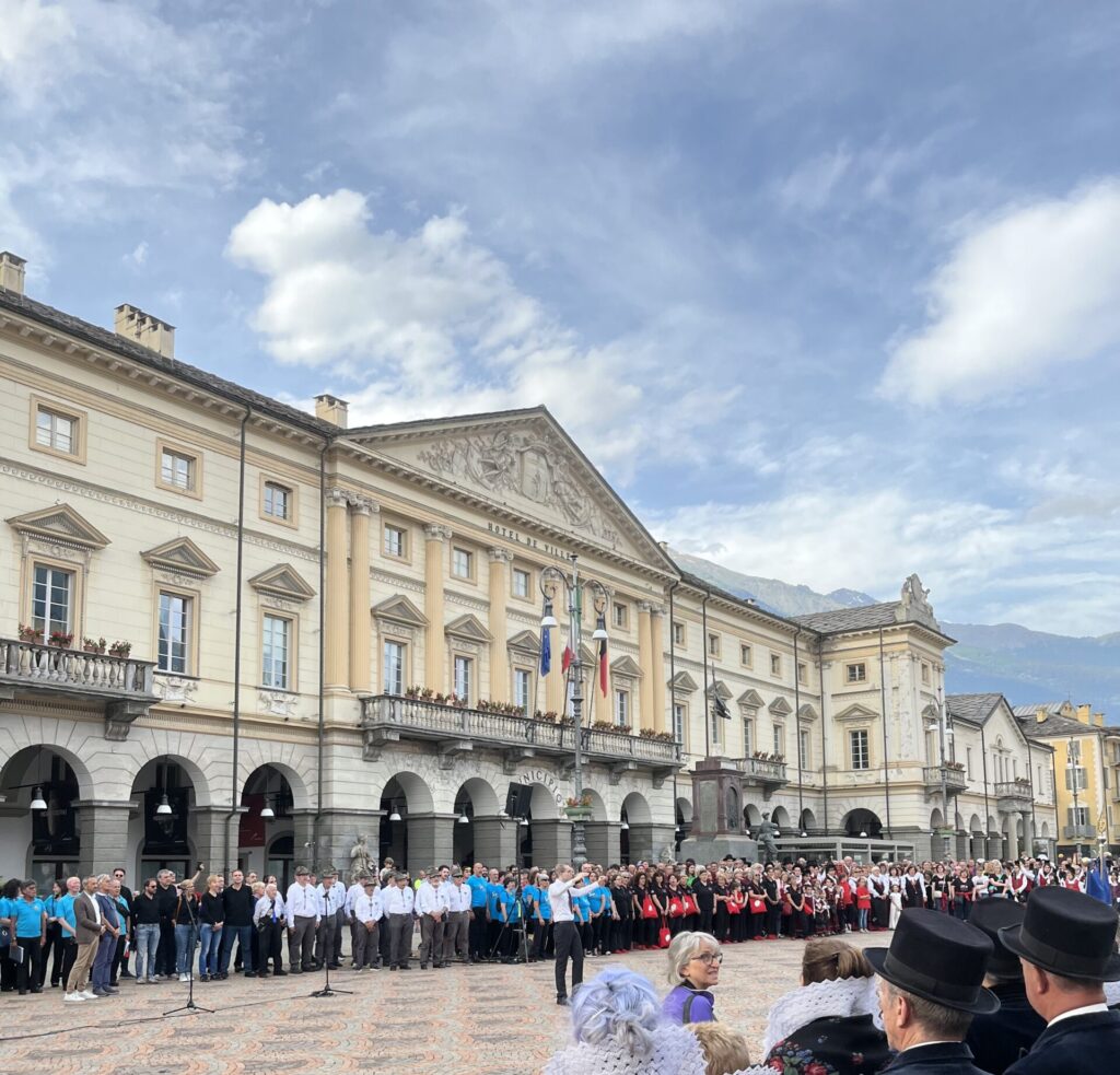 L’esibizione dell’orchestra per la manifestazione “Printemps en musique”