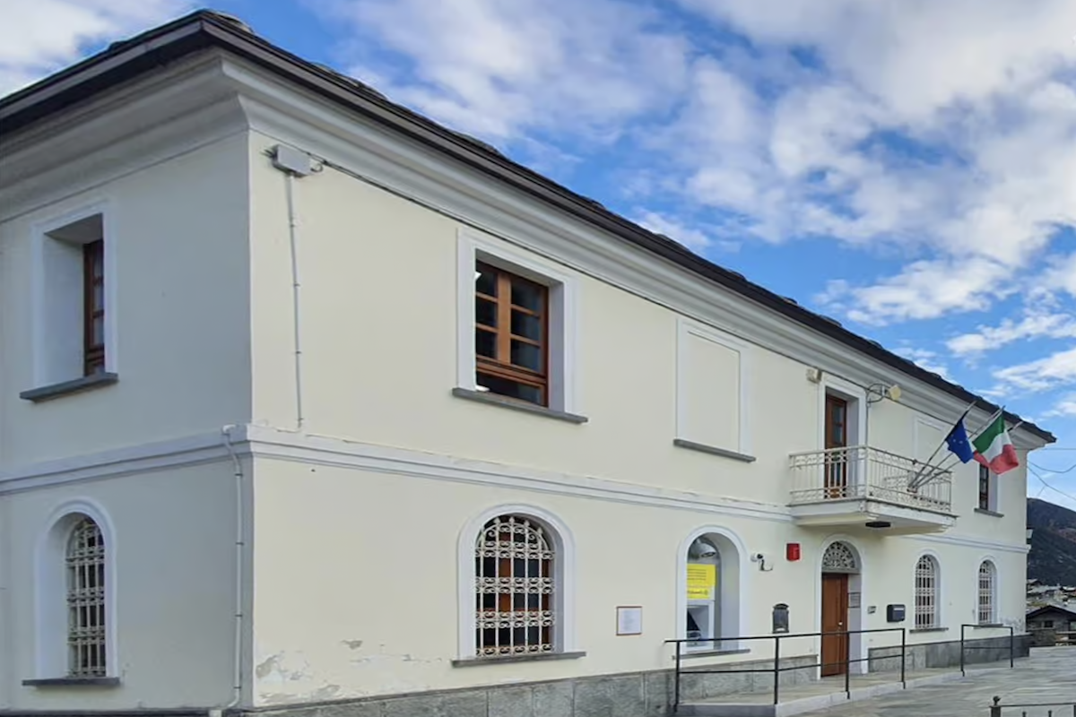 Il municipio di Doues