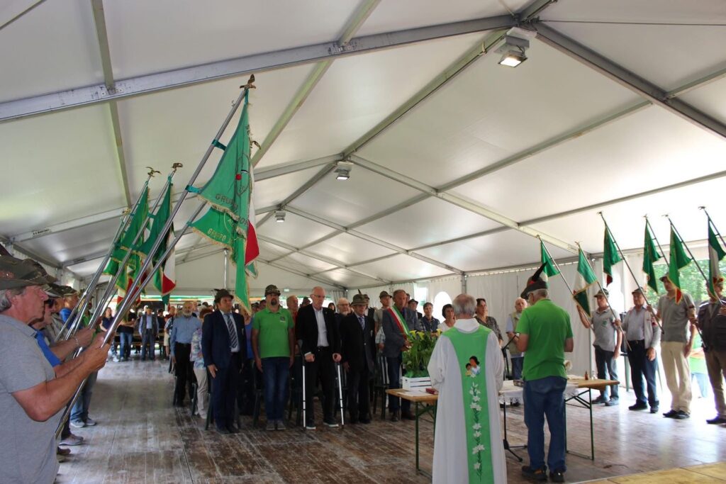 Rencountro di s alpeun Alpini Saint Christophe