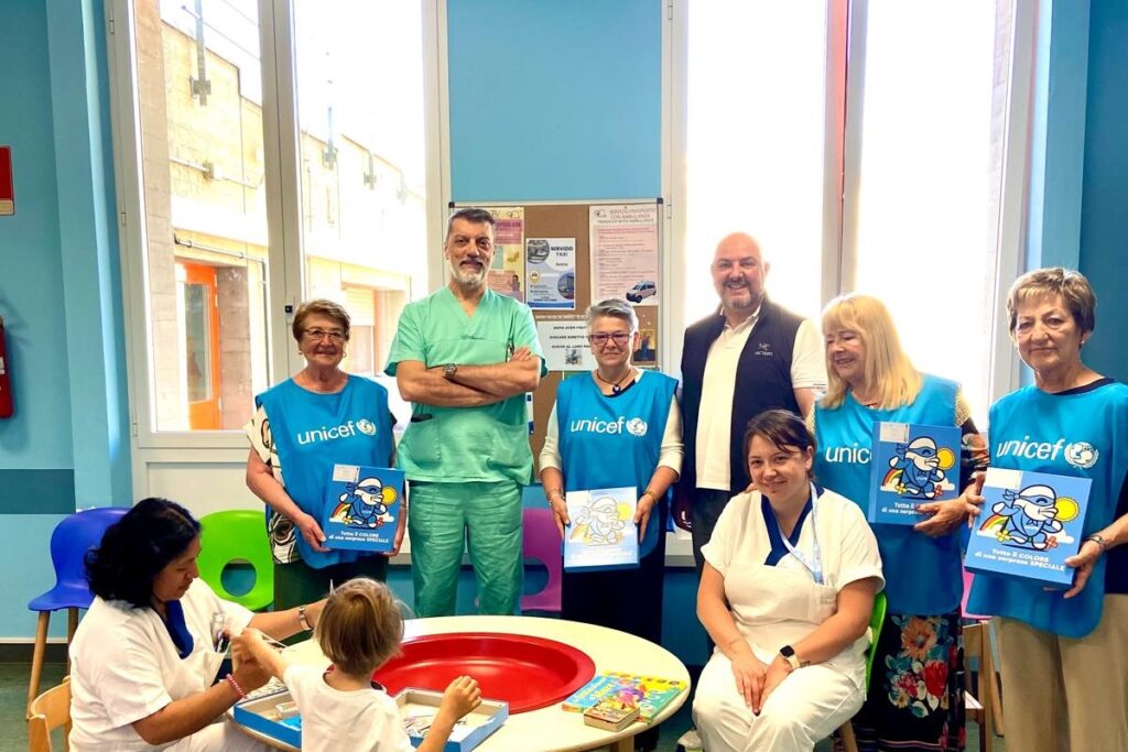 La donazione dei giocattoli dell'Unicef alla Pediatria del Beauregard