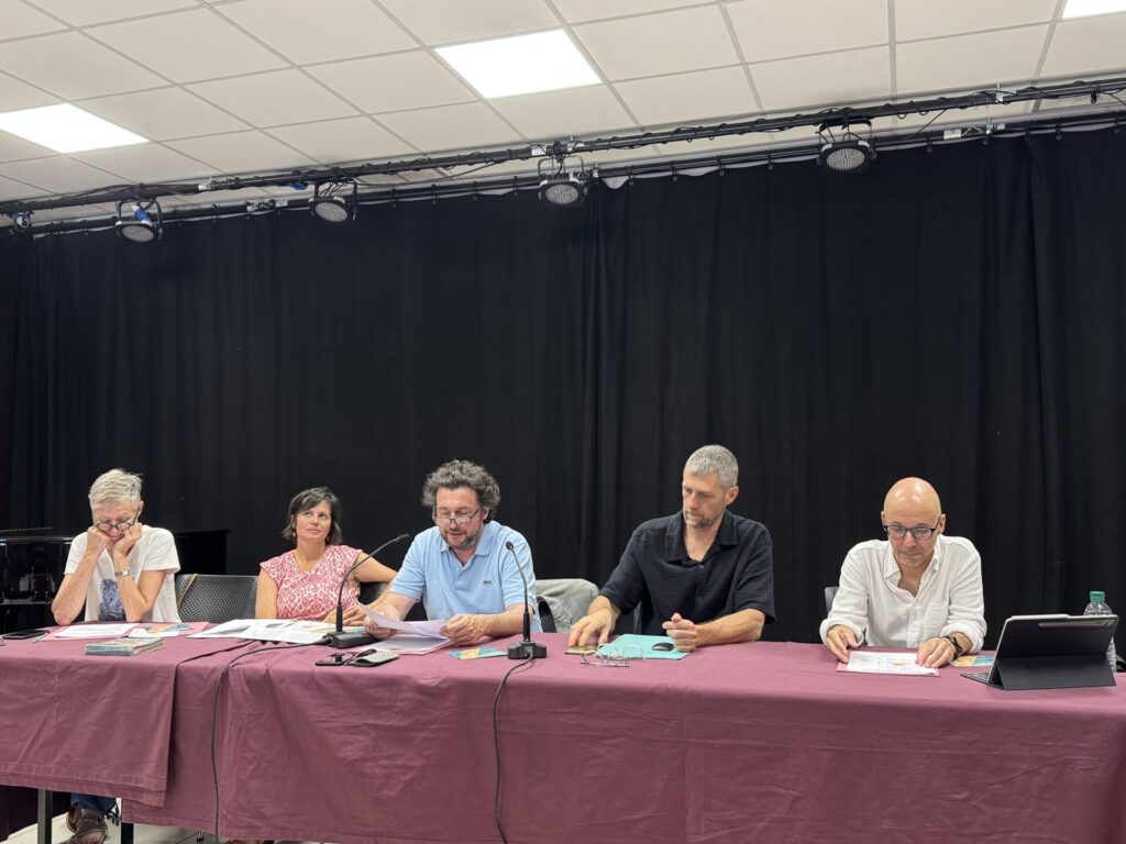 conferenza stampa guitar cogne