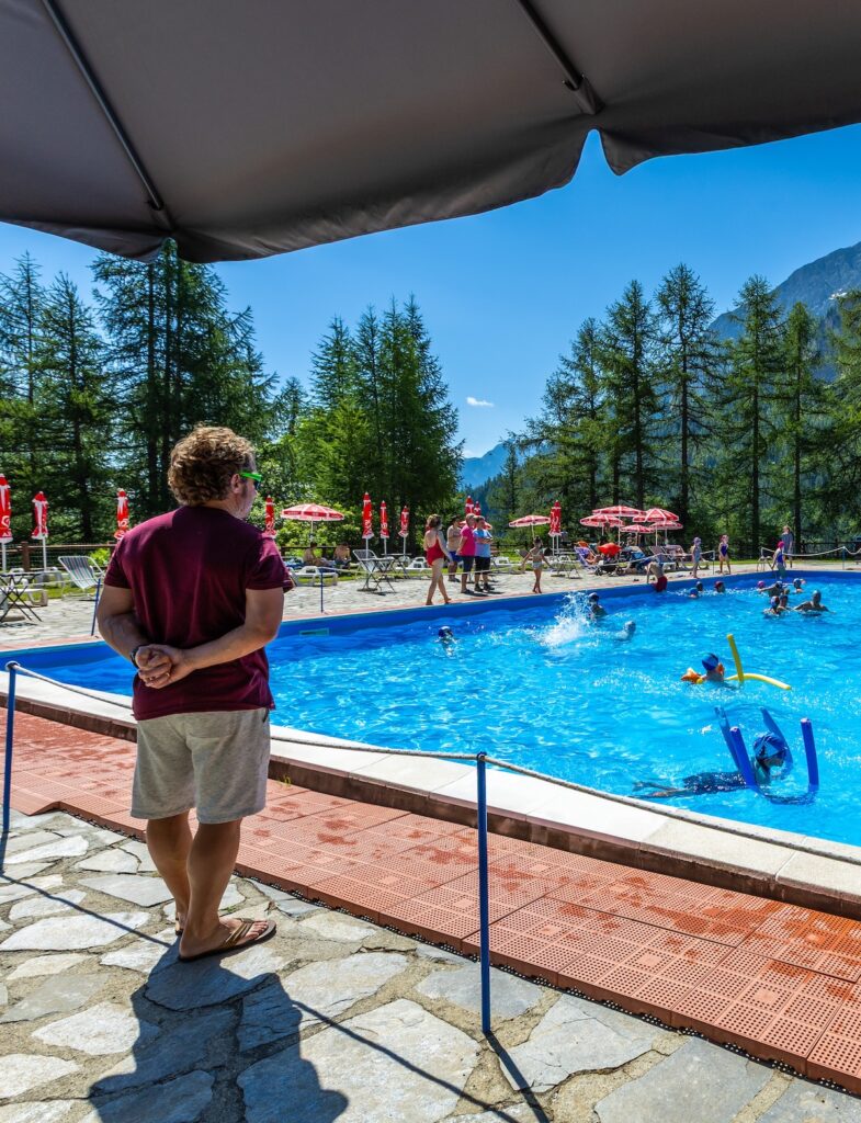 Piscina Alpina Courmayeur Mont Blanc Funivie ph Lorenzo Belfrond IA