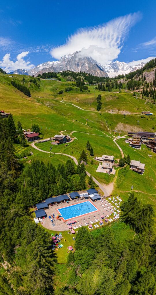 Piscina Alpina Courmayeur Mont Blanc Funivie ph Lorenzo Belfrond PANO Pano