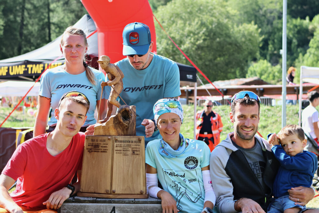 Ultramarathon du Fallere, Saint Oyene (ITA), //, trofeo con i vincitori e organizzatori, photo credit: