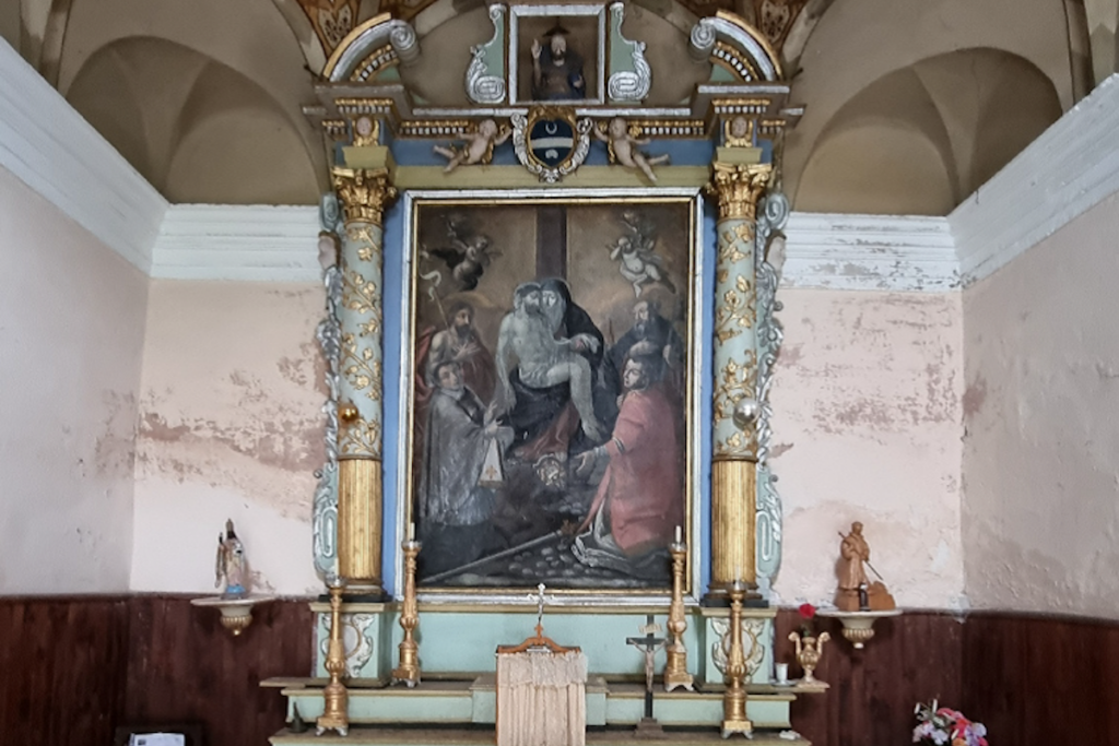 Altare della Cappella di San Bernardo loc Chez Norat nel Comune di Allein