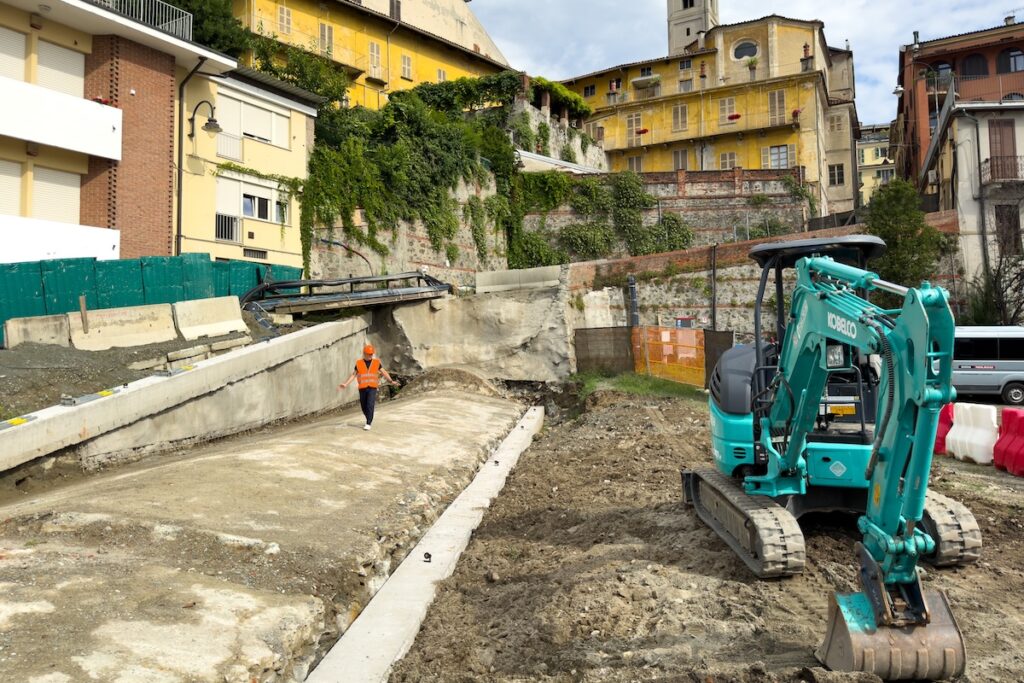I lavori di elettrificazione della linea ferroviaria Aosta-Ivrea - Foto Ufficio Stampa Regione Autonoma Valle d