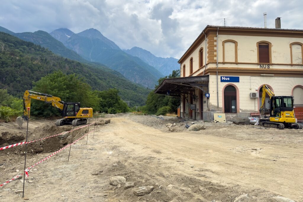 I lavori di elettrificazione della linea ferroviaria Aosta-Ivrea - Foto Ufficio Stampa Regione Autonoma Valle d