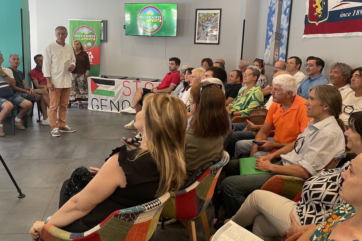 Alcuni candidati della lista di Valle d'Aosta Aperta alle Regionali 2025