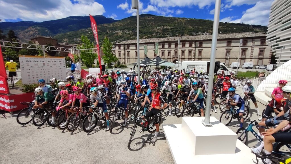 Partenza Giro Ciclistico Valle d Aosta