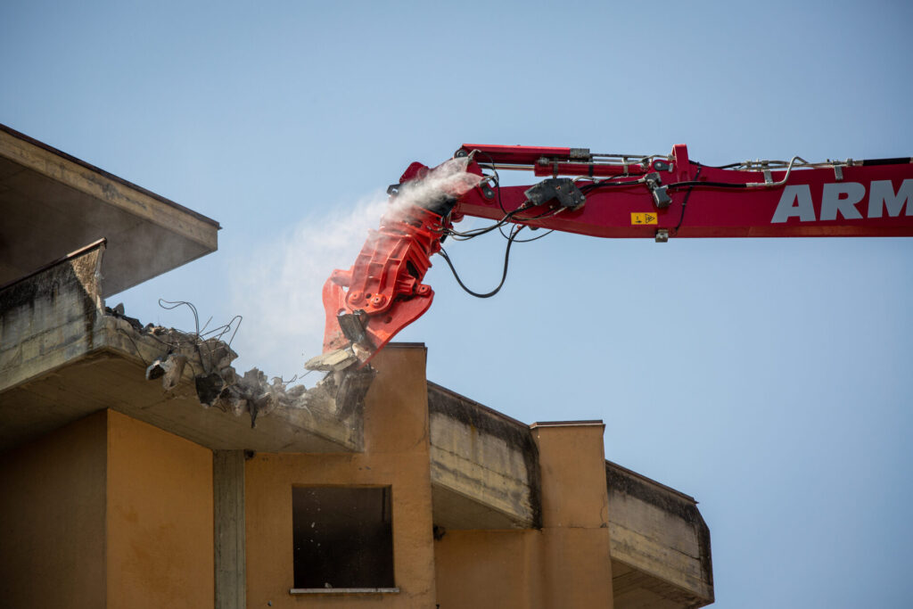 Demolizione grattacieli Quartiere Cogne